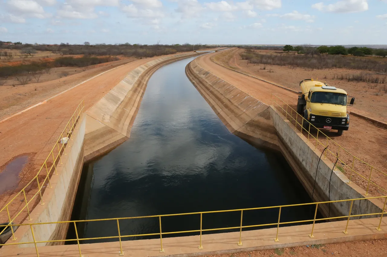 Eixão das Águas no município de Chorozinho, interior do Ceará, em 2017