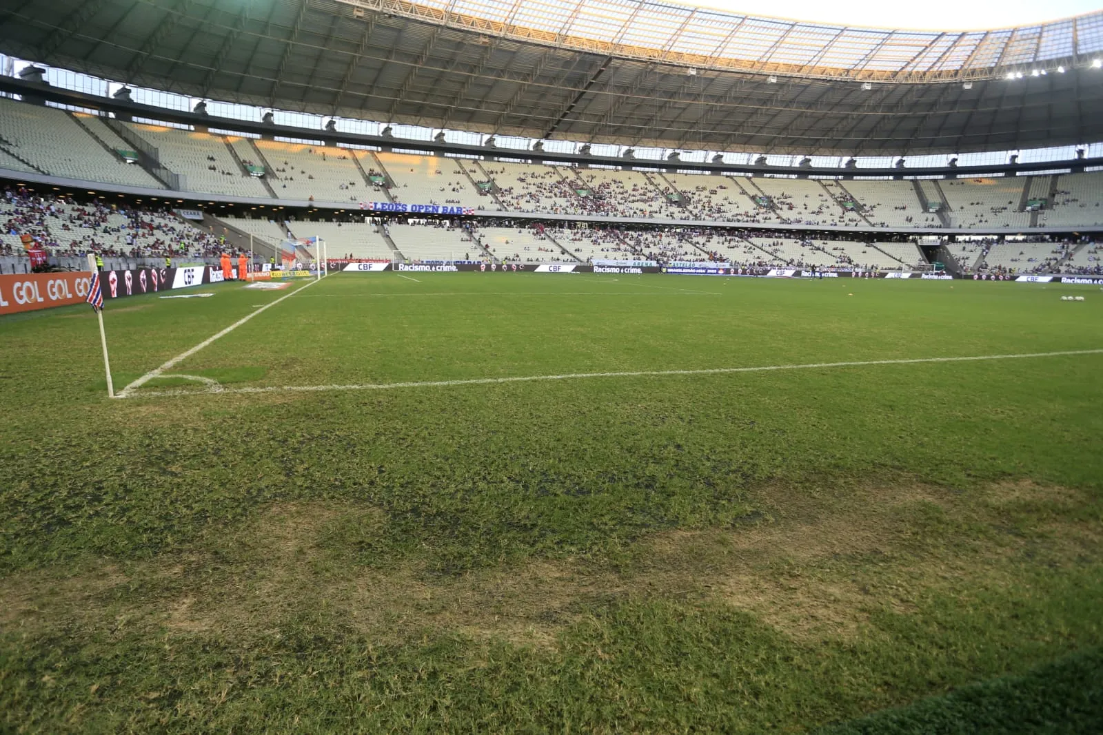 Gramado da Arena Castelão para o jogo entre Fortaleza e Santos.