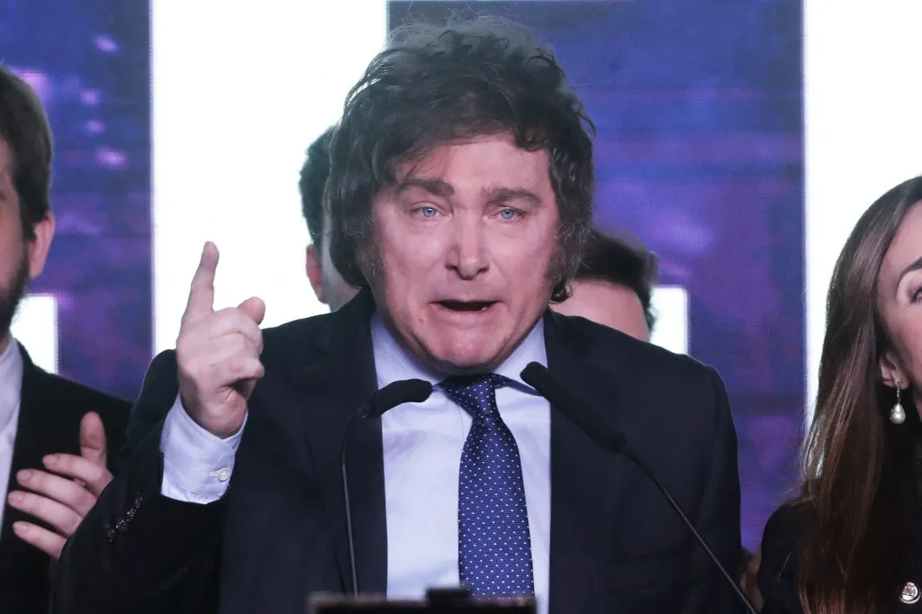 Antissistema Milei surpreende e é o mais votado nas primárias da Argentina