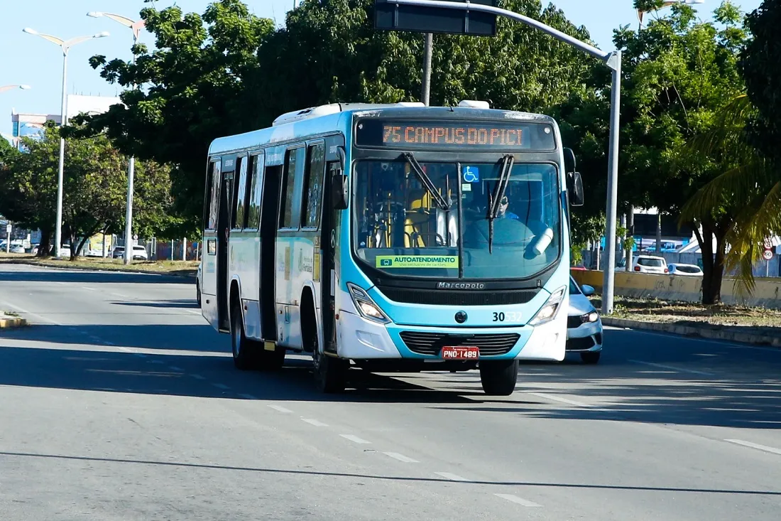 Já na inauguração, o Pici/Unifor trouxe uma inovação: o relógio de ponto, que foram instalados nos dois extremos de suas paradas para monitorar a pontualidade de cada coletivo