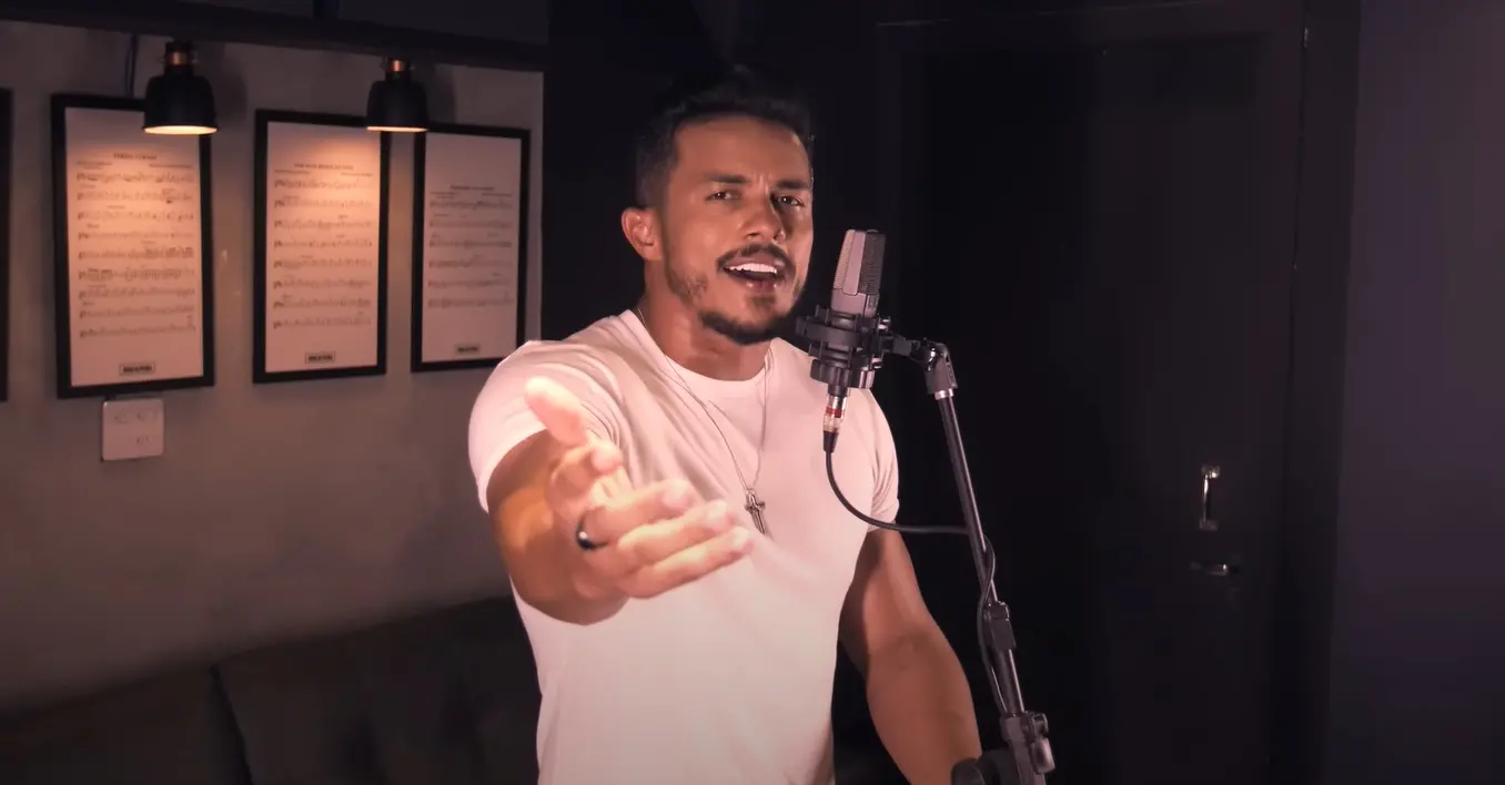 Cantor nasceu em Brasília, mas viveu boa parte da vida no interior de Minas Gerais