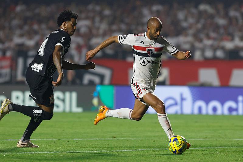 São Paulo vira sobre o Corinthians e sai em vantagem na final do