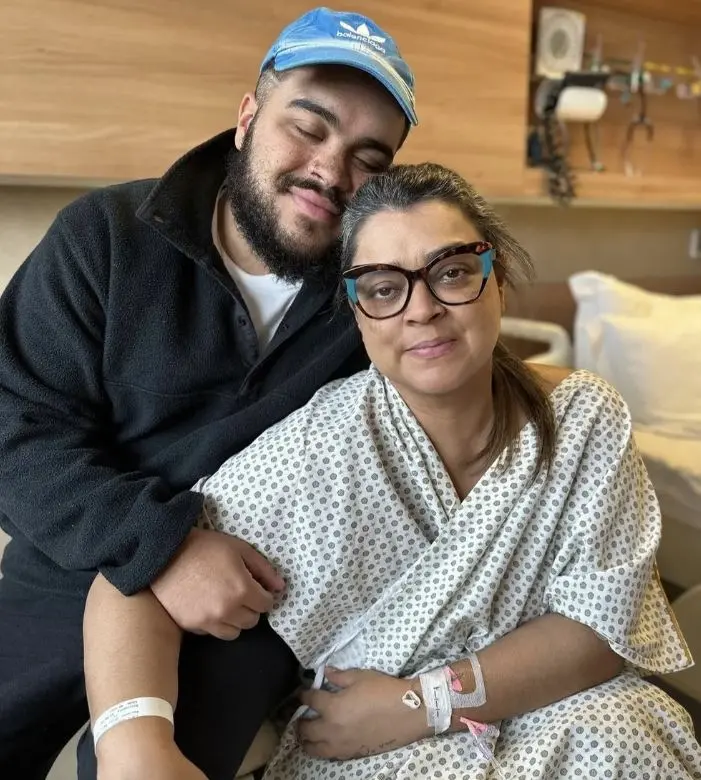 Preta Gil publicou imagem ao lado do filho