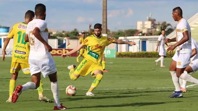 Equipe candanga foi derrotada por 4 a 0 no jogo de ida e não conseguiu reverter o placar no jogo da volta.