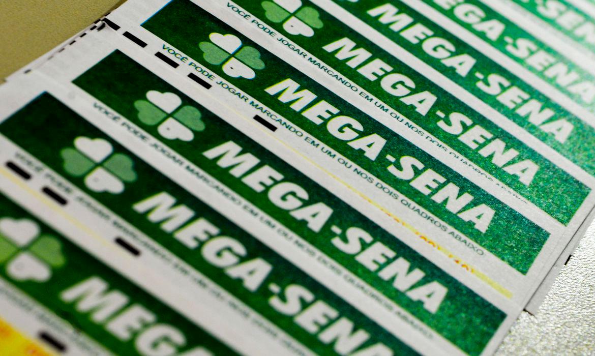 Mega-Sena passa a ser sorteada três vezes por semana