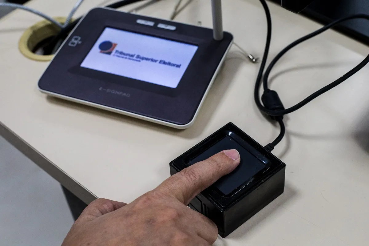O mutirão do TRE-CE permitiu que os jovens já saíssem com a biometria cadastrada, que voltará a ser exigida de forma obrigatória no próximo pleito