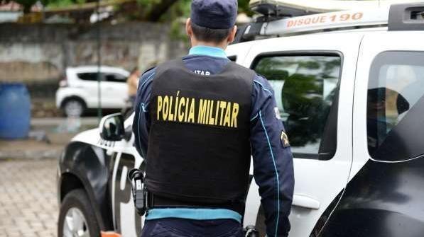 Equipes da Polícia Militar do Ceará (PMCE) estiveram no local e iniciaram as primeiras diligências, em busca dos suspeitos