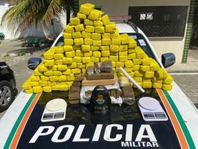 A Polícia Militar apreendeu 80 kg de drogas nesta quinta-feira (24)
