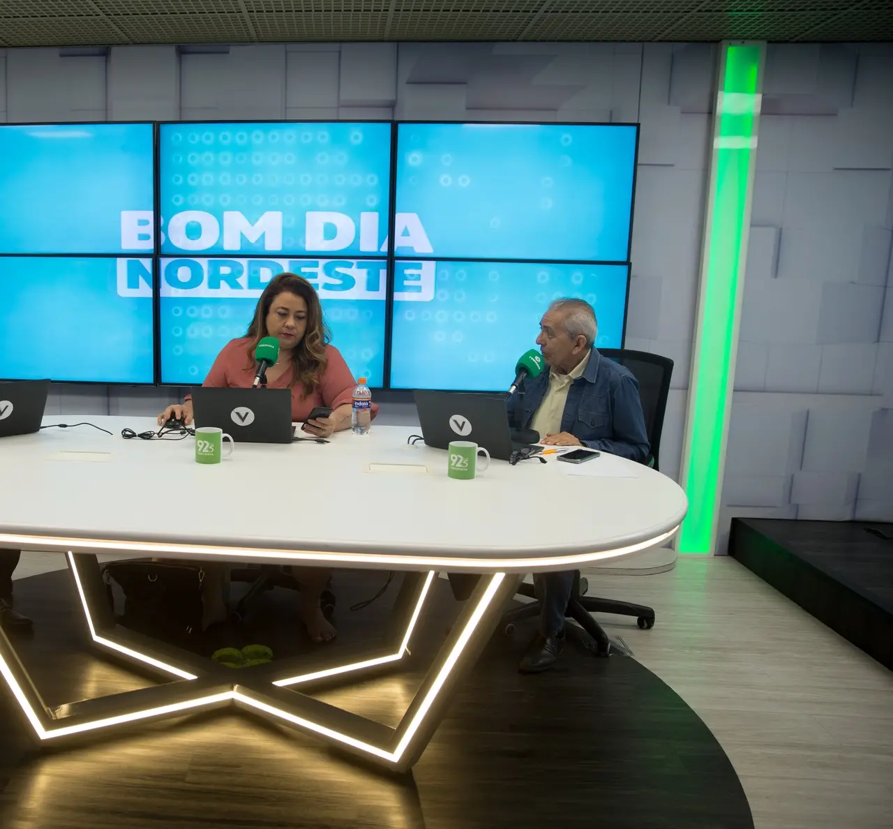 Daniella de Lavôr e Tom Barros no Bom dia Nordeste
