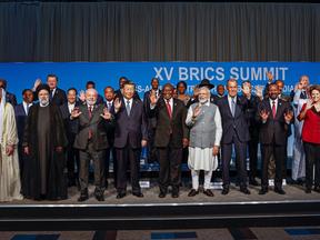 Joanesburgo, África do Sul, 24.08.2023 - Presidente da República, Luiz Inácio Lula da Silva, e presidentes dos países amigos do BRICS, posam para foto oficial após a reunião do grupo, no Sandton Convention Centre, em Joanesburgo.