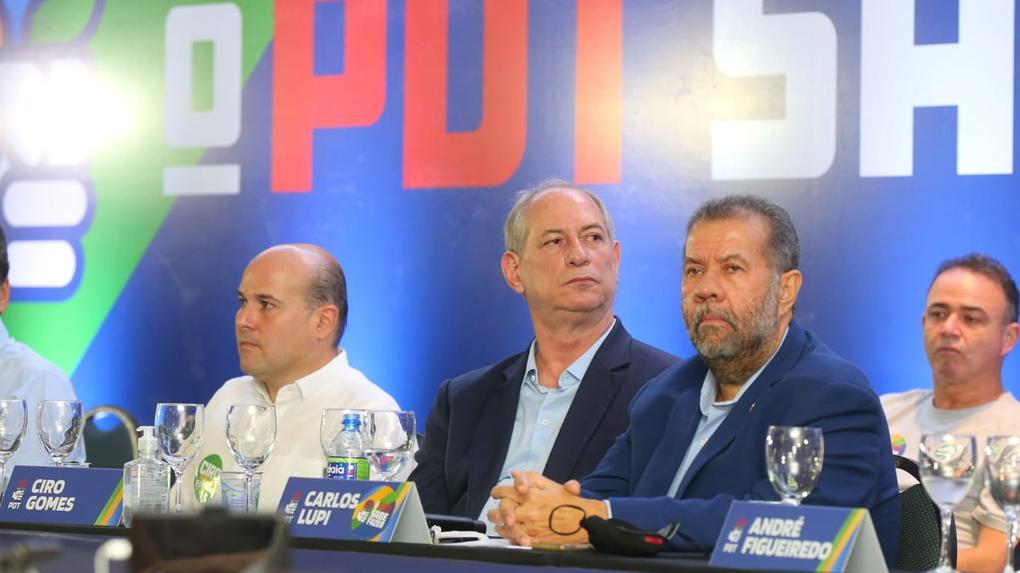 Carlos Lupi, Ciro Gomes e Roberto Cláudio, em evento do PDT, em Fortaleza, em junho de 2022