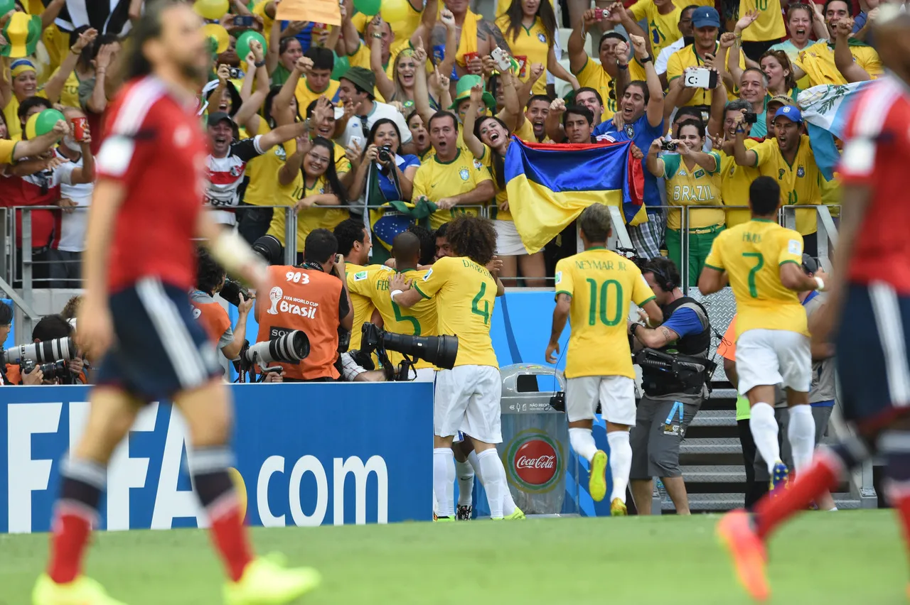 A Seleção Brasileira fez jogos marcantes no Castelão, entre eles o confronto das quartas de final da Copa de 2014 contra a Colômbia