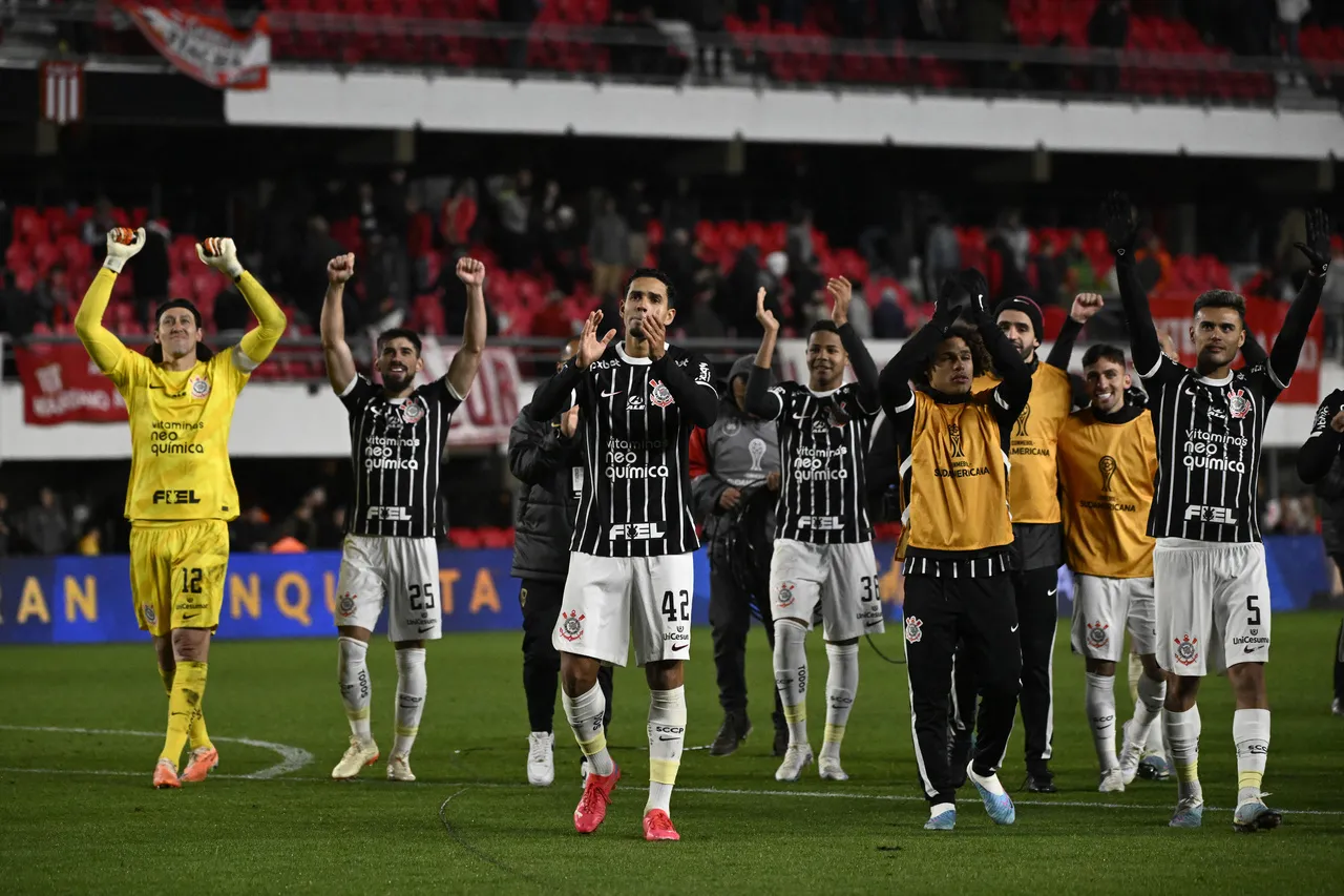 O Corinthians foi muito pressionado no tempo normal, mas avançou nas penalidades