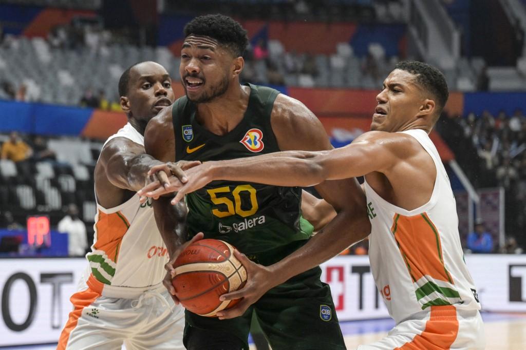 Seleção masculina de basquete vence Porto Rico e passa invicta