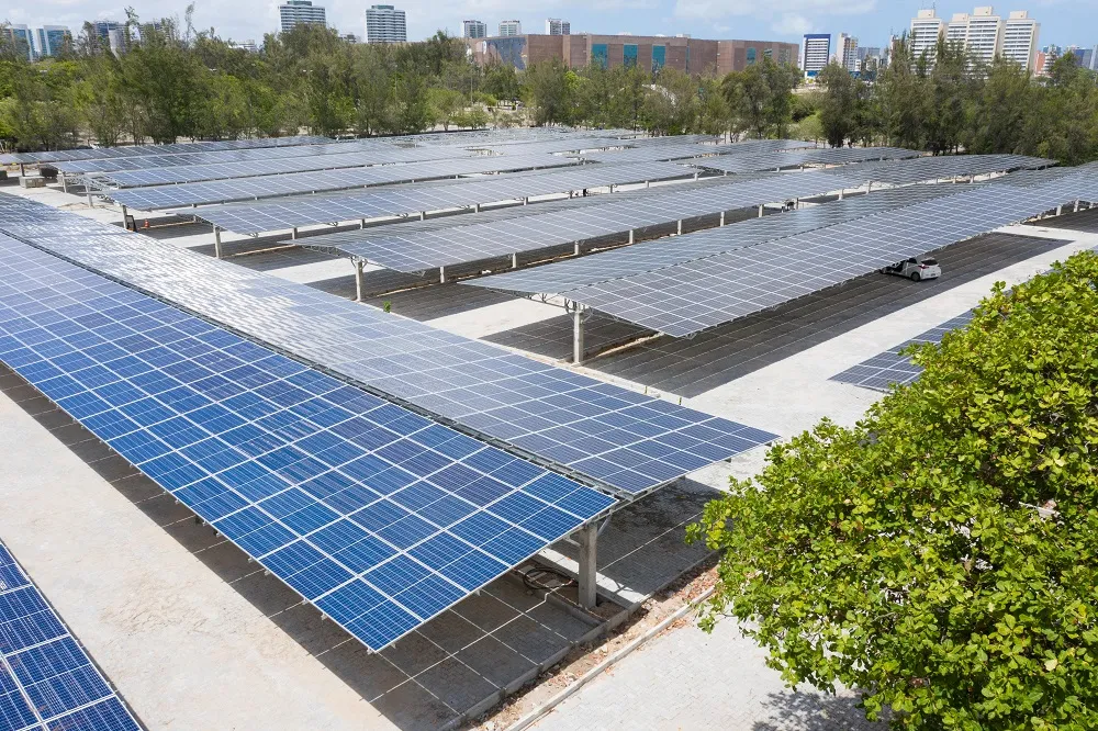 Usina solar fotovoltaica da Unifor: a segunda maior usina em estacionamento coberto do Brasil