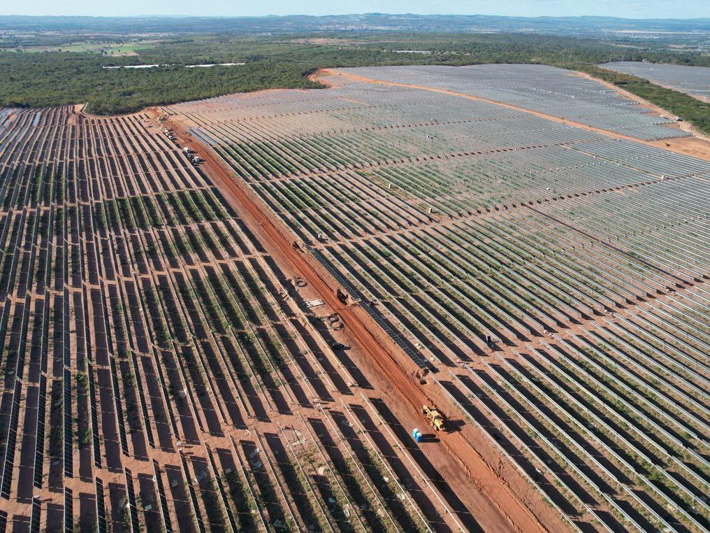 Parque solar no interior do Ceará conclui instalação de mais de 300 mil painéis - Victor Ximenes - Diário do Nordeste