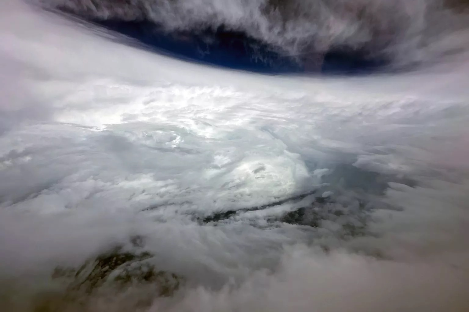 Foto que contém o Supertufão Saola