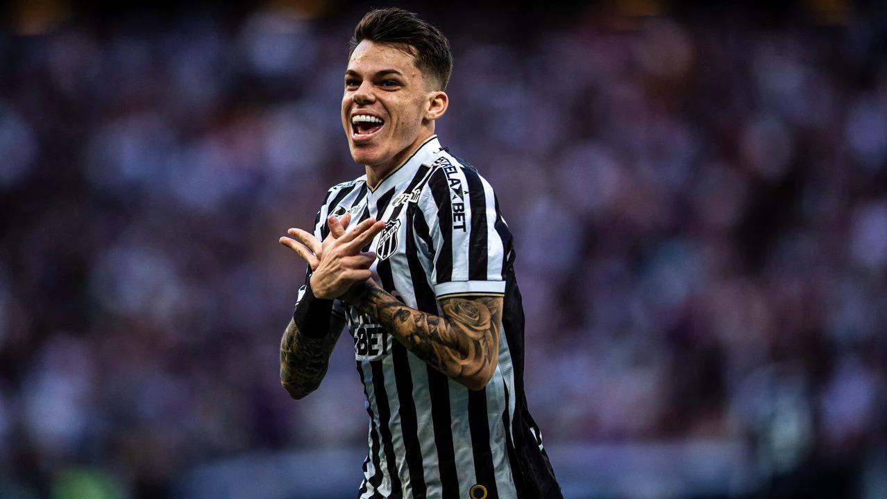 Chrystian Barletta comemora gol feito pelo Ceará em 2023