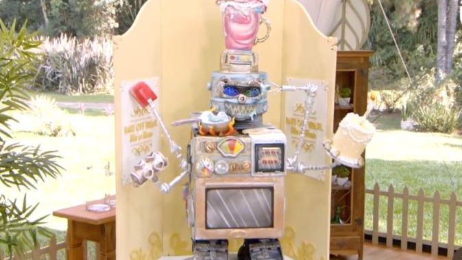 Bolo em formato de robô apresentado no Bake Off Brasil