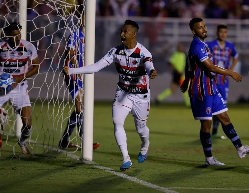 Imagem mostra jogador de futebol