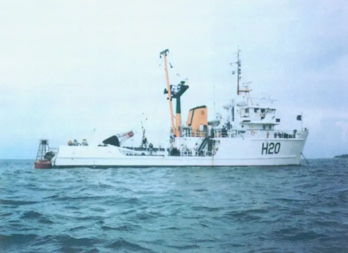 O Navio Balizador Comandante Malhães — H 20