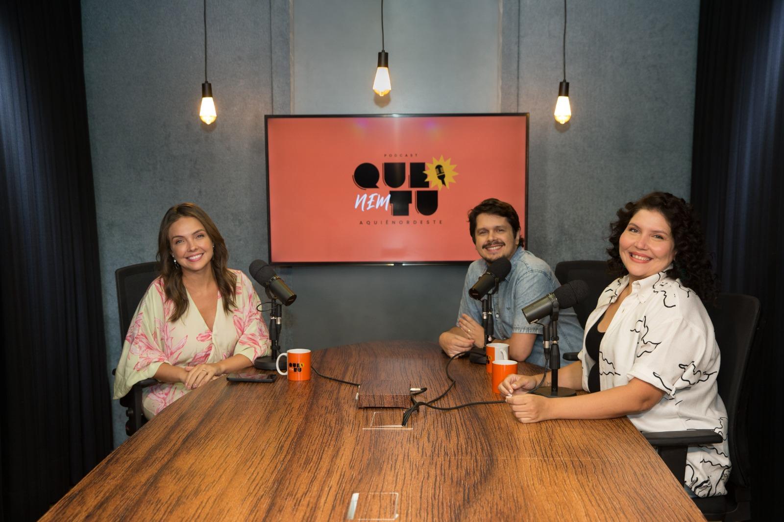 Jornalistas Taís Lopes, Alan Barros e Karine Zaranza