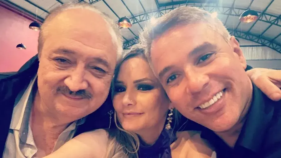 Samir Sagi El-Aouar ao lado da filha, a médica Juliana Pimenta Ruas El-Aouar, e o esposo dela, Fuvio Luziano Serafim