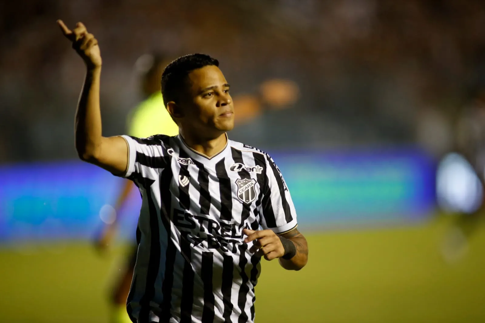 Erick participou dos três gols do Ceará na vitória diante do Londrina.