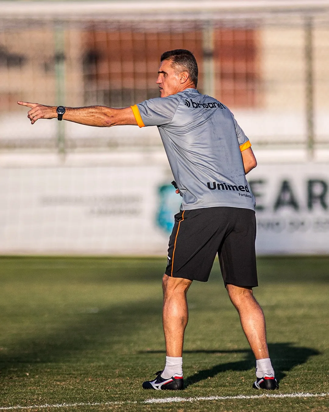 Mancini durante treino do Ceará