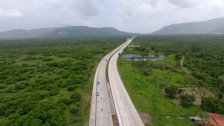 Adequação de trecho da BR-222 que dá acesso ao Porto de Pecém está entre os focos.