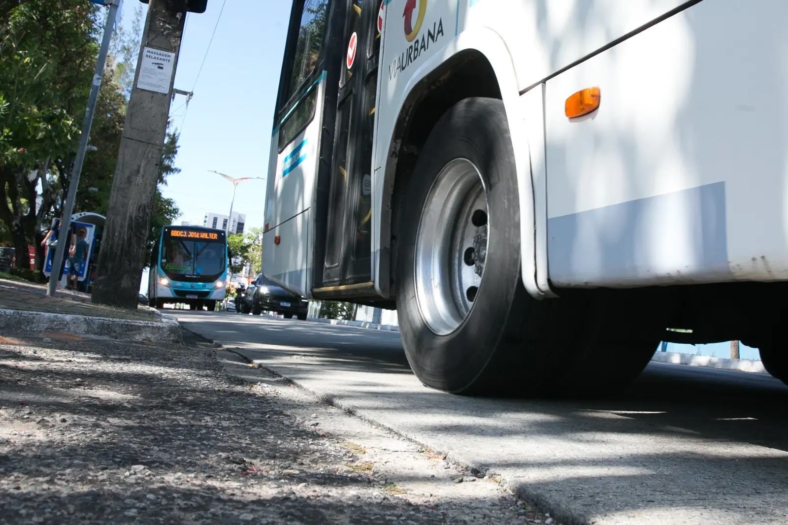 Foto que contém concreto de pavimentação