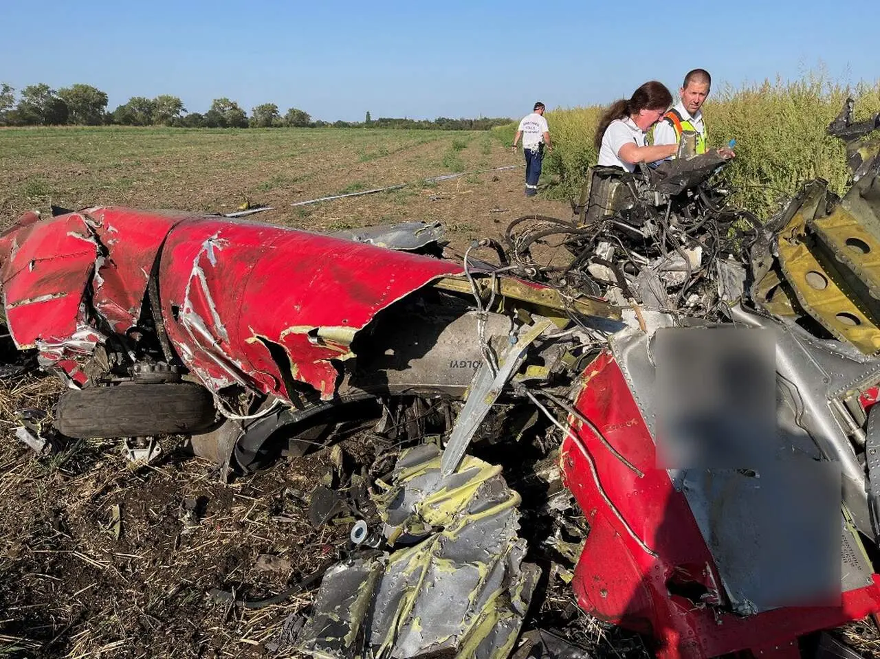 Imagem da notícia: Duas pessoas morrem durante show aéreo na Hungria; vídeo registrou momento