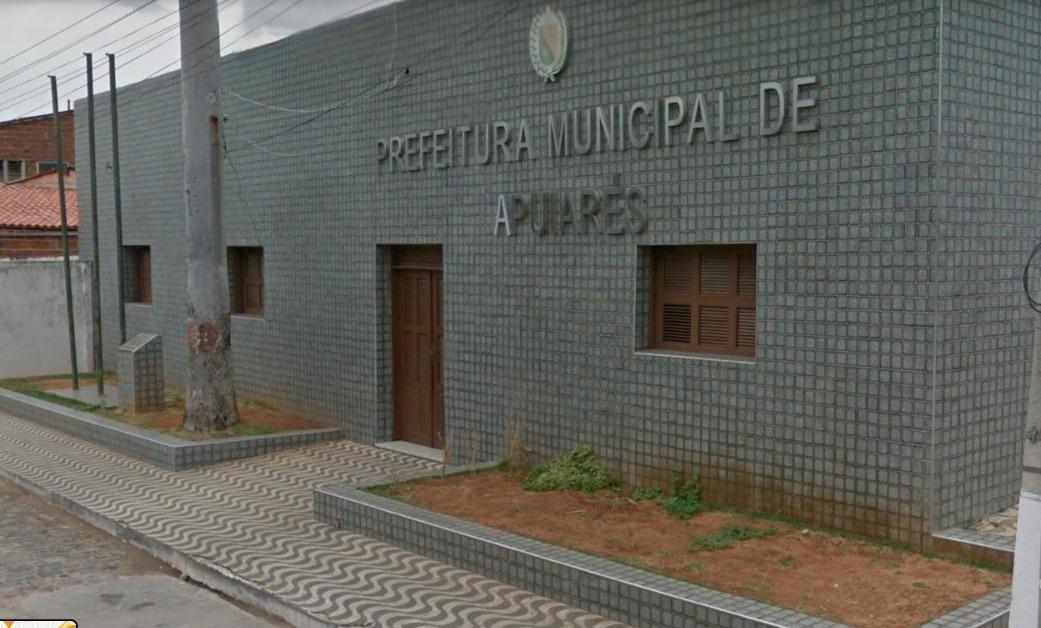 Fachada da prefeitura de Apuiarés