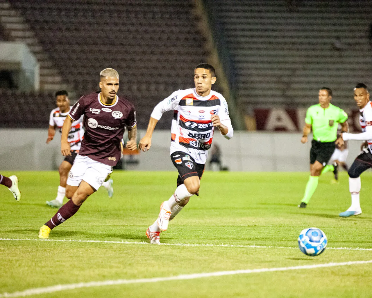 Thiaguinho entrou em campo ainda na primeira etapa.