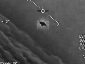Na foto, imagem do Pentágono dos EUA mostrava encontros de pilotos com o que pareciam ser Ovnis