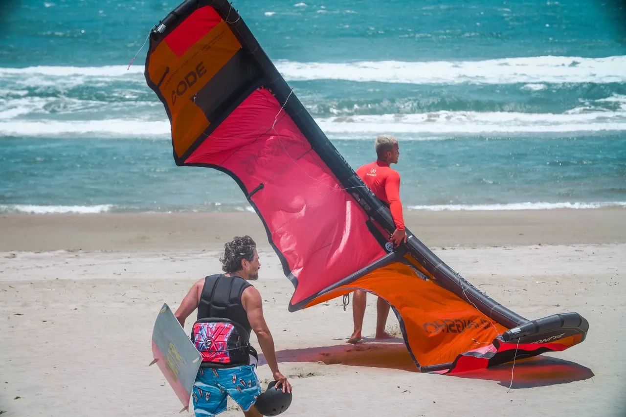 Modalidade atrai turistas do Brasil e do mundo inteiro para o Ceará, que possui pontos extremamente propícios para a prática