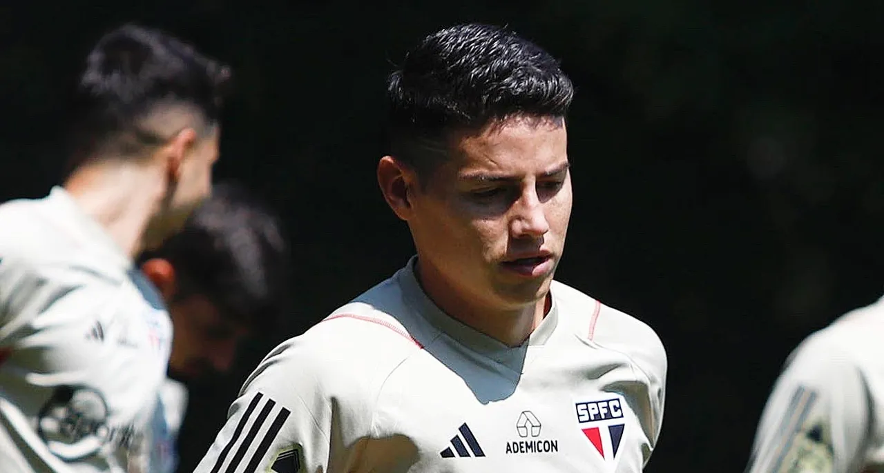 O colombiano James Rodríguez deve ser titular contra o Fortaleza nesta quarta-feira pela Série A