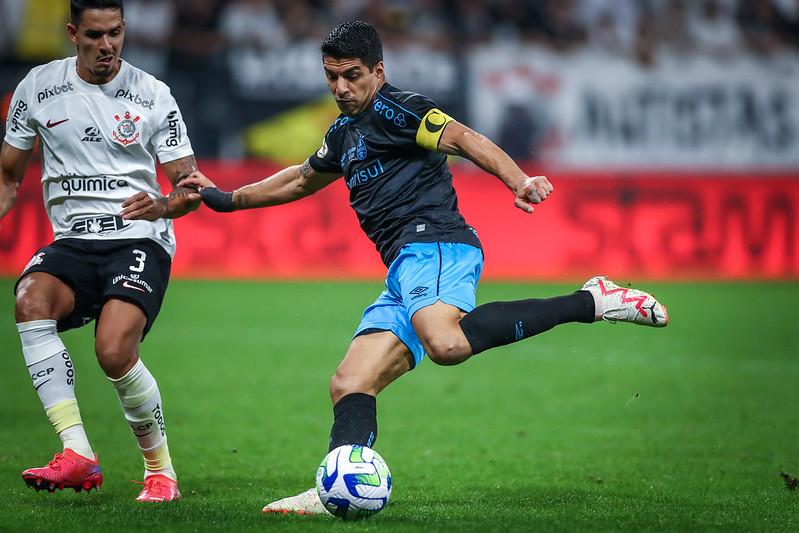 Corinthians e Grêmio empataram em 1 a 1 na Neo Química Arena, pelo