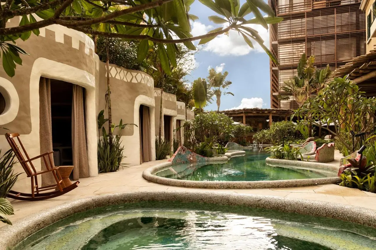 Piscina Rosewood São Paulo, hotel eleito o 27º melhor do mundo pela 50 Best