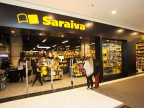 Fachada de um loja física da Livraria Saraiva. Em 20de setembro, Saraiva fechou todas as lojas físicas ainda abertas e demitiu os funcionários dessas filiais