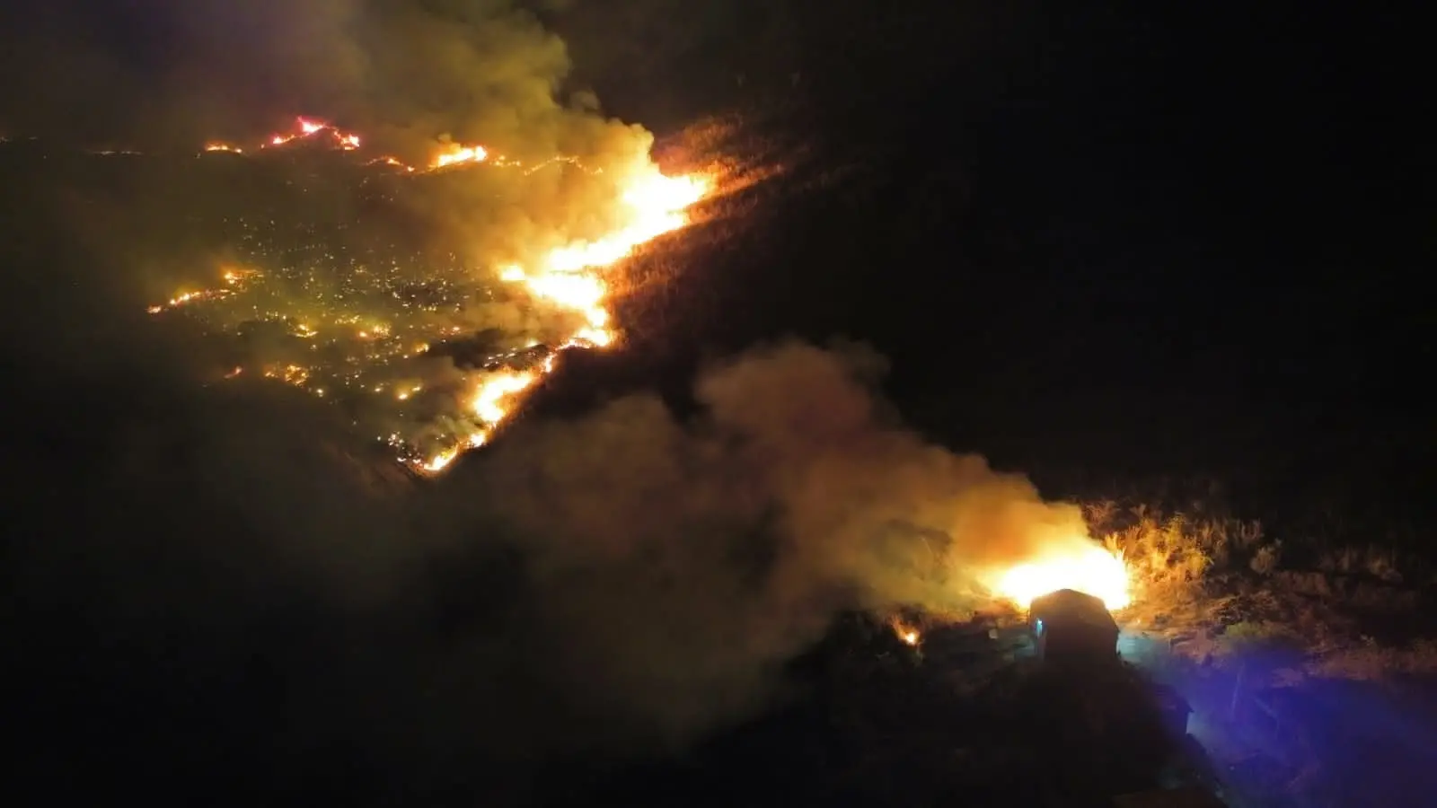 Imagens aéres do incêndio que atingiu a Serra de Cariús