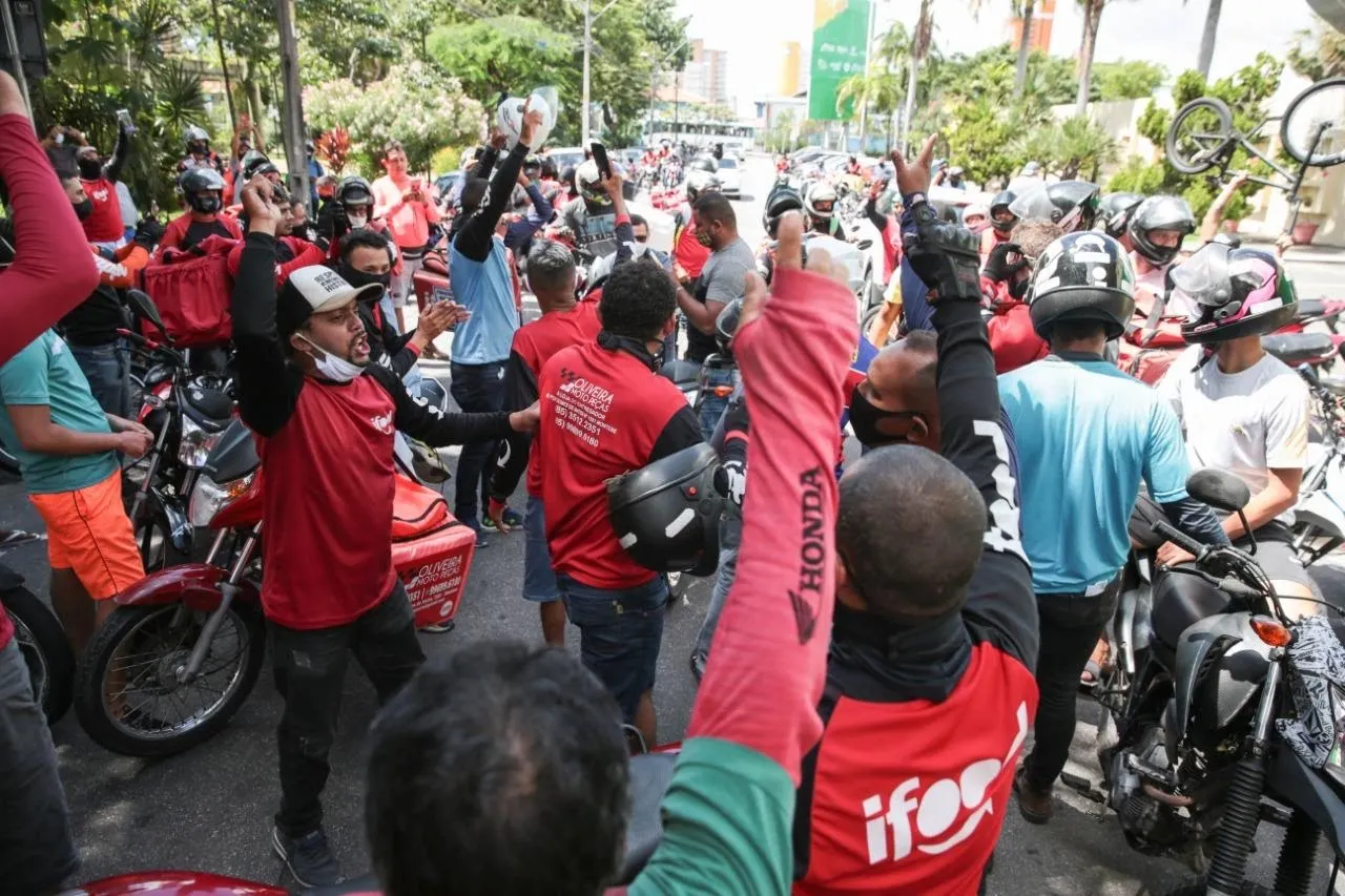 Profissionais que trabalham para aplicativos reivindicam há anos direitos trabalhistas