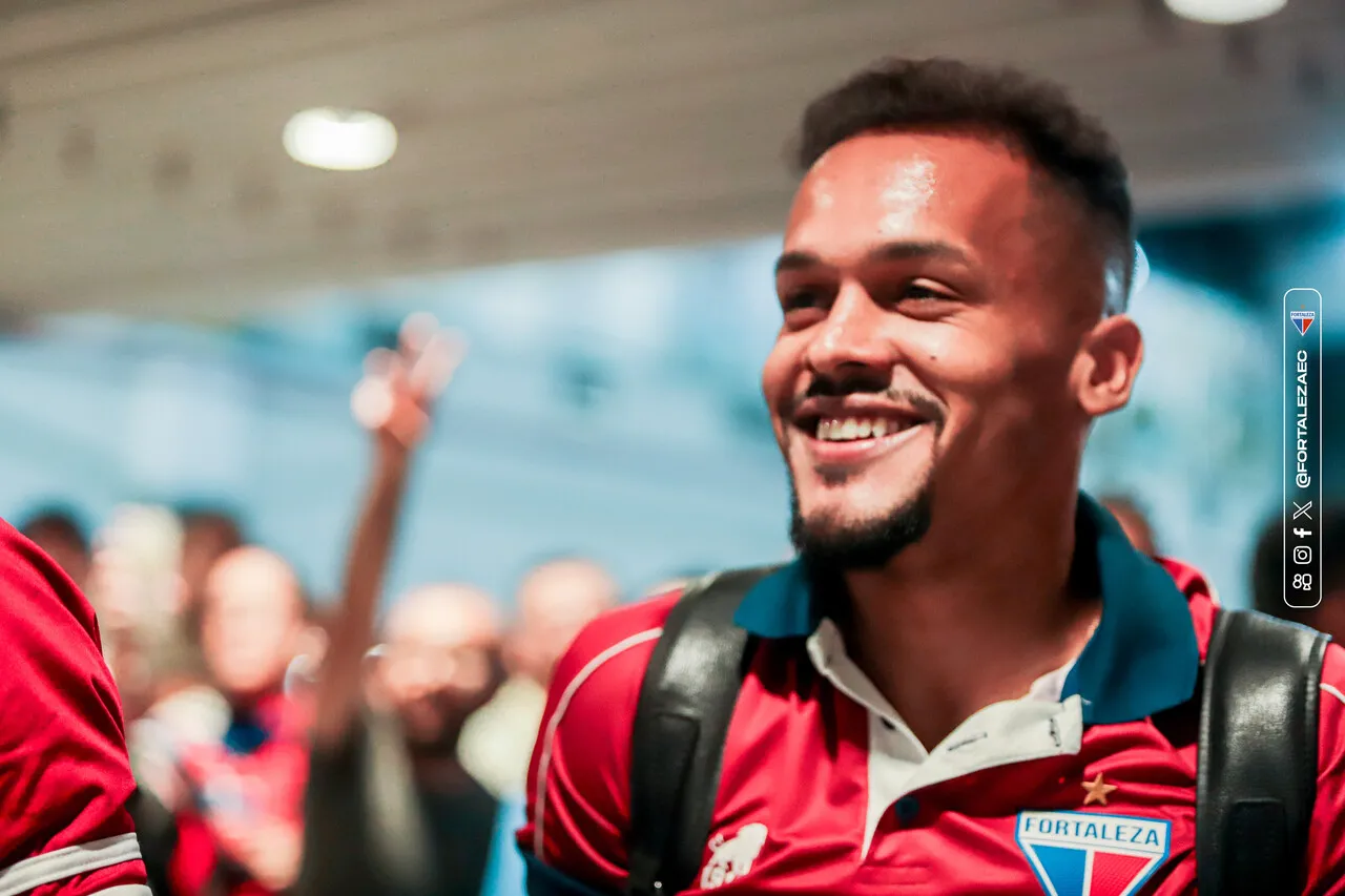 Bruno Pacheco em embarque do Fortaleza.