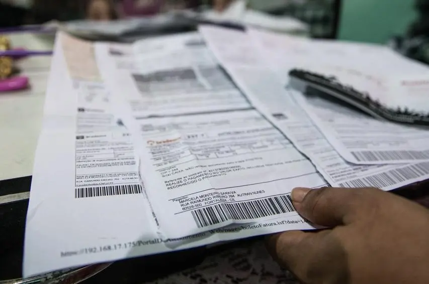 Foto que contém contas varejo