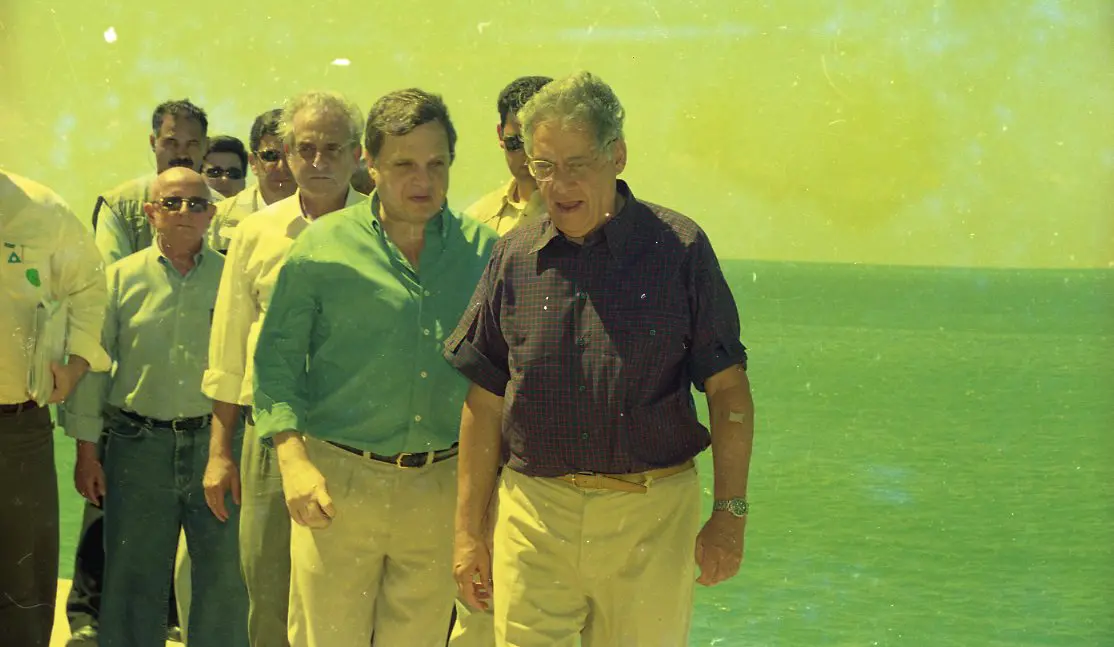 Visita de Fernando Henrique Cardoso ao Pecém em setembro de 2001
