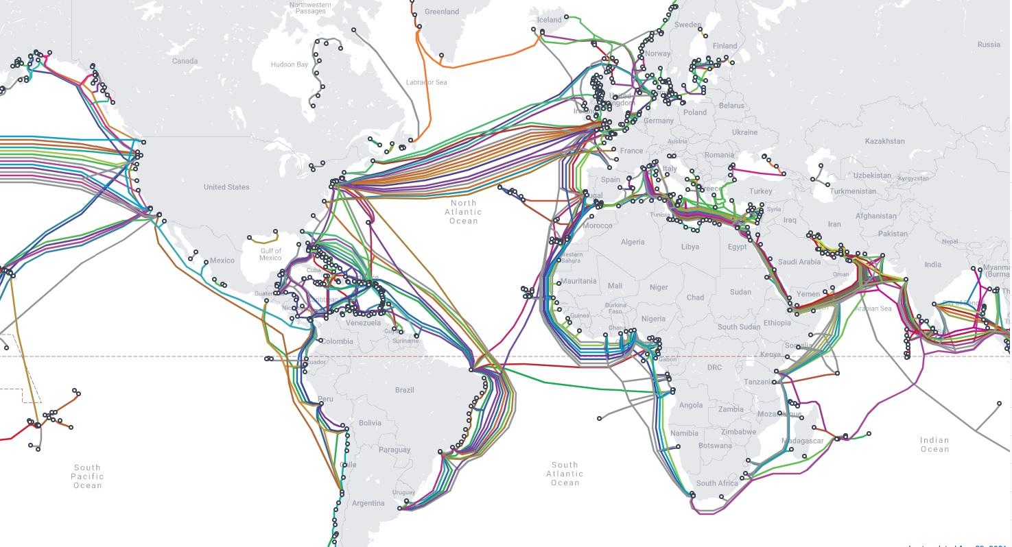 Mapa de cabos submarinos listados pelo Submarine Cable Map, em 27 de setembro de 2023