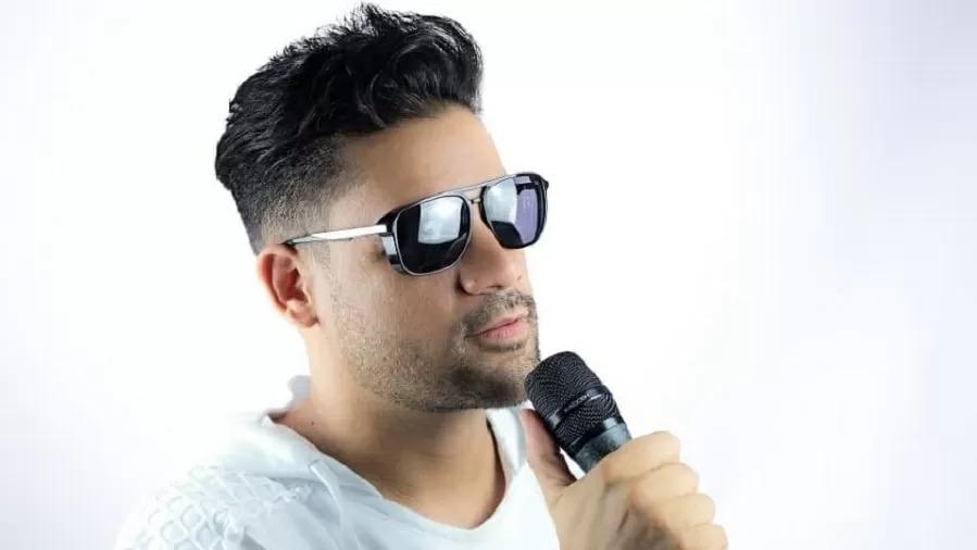 cantor Mounir Caldas