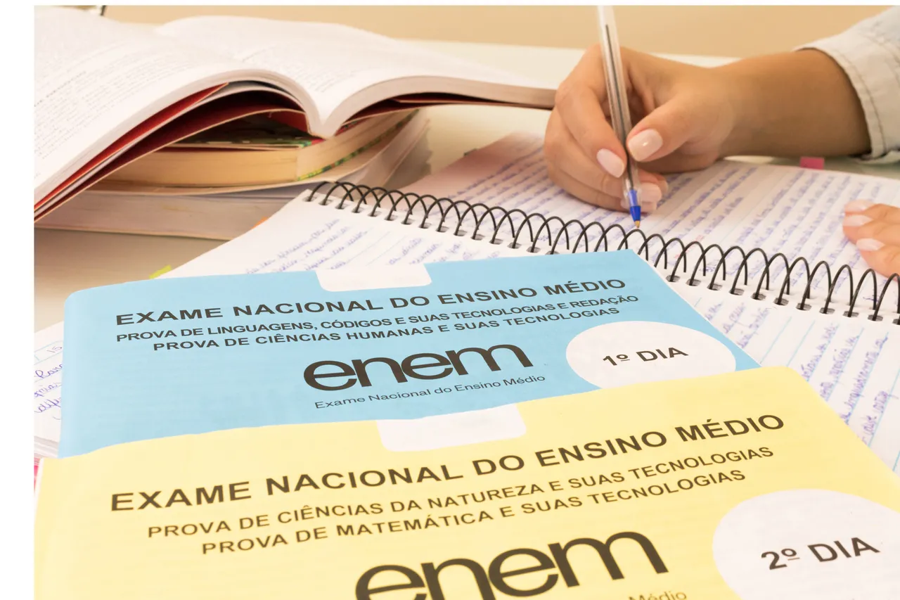 Redação é aplicada no primeiro dia de prova