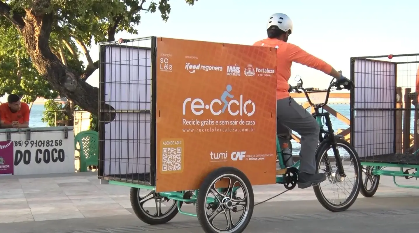 Trabalhadora do projeto Re-Ciclo