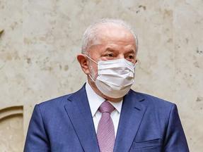 presidente Lula de máscara